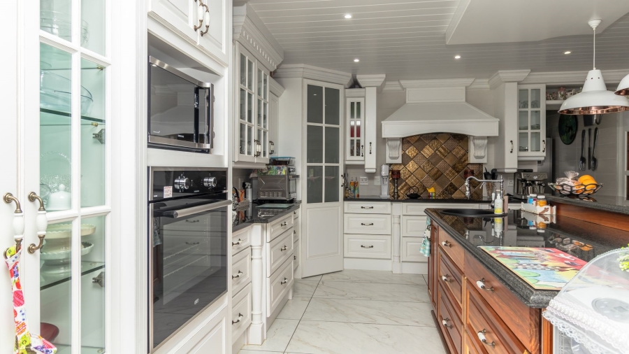 4 Bedroom Property for Sale in Monte Christo Western Cape